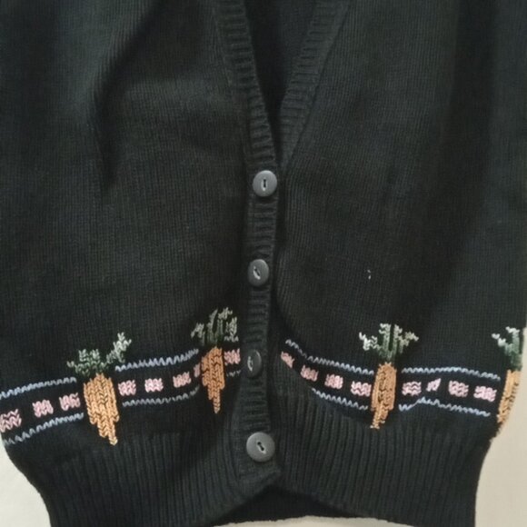 VTG Kerem Sz 4 black Vest button down adorable 'Carrots' embroidery on bottom - Picture 3 of 5
